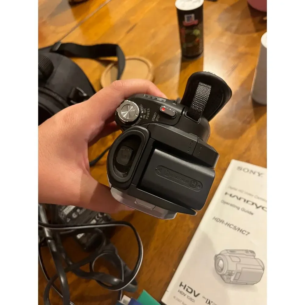 SONY HDR-HC7 Handycam Camcorder HDV MiniDV Full‎ HD 1080 Video Camera SteadyShot